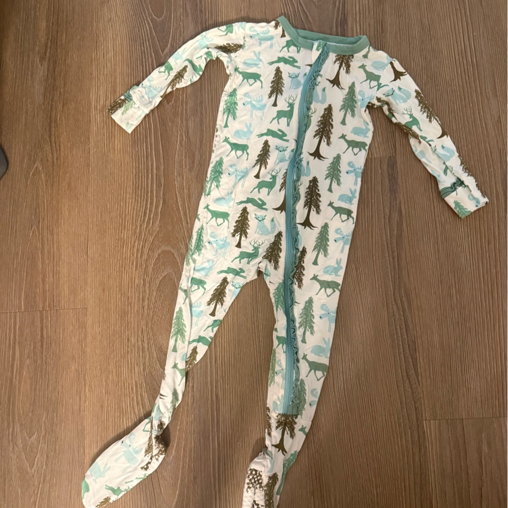 NWOT Kickee Pants Green Forest Deer Print Footie 18-24m